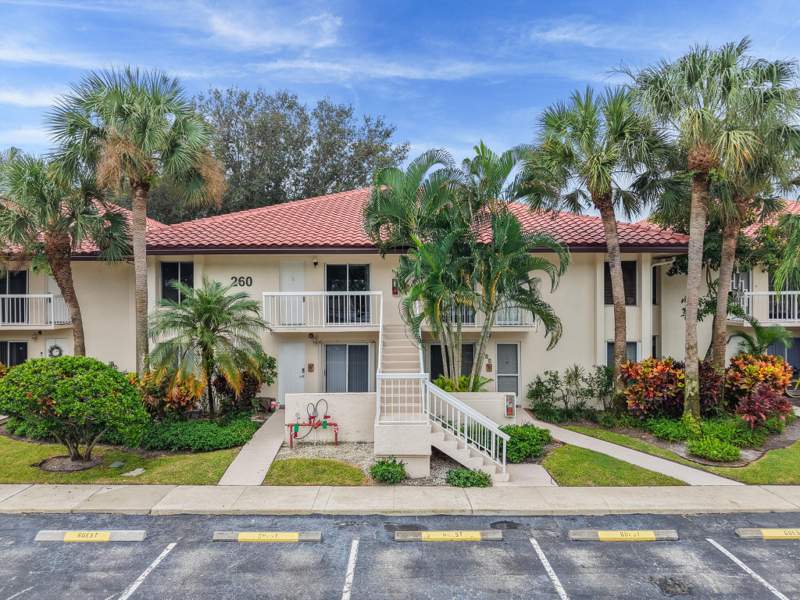 2 bedroom Condominium at 260 NW 67th Street #A204, San De Vance Golf & Tennis Club Condo, Boca Raton — photo 2