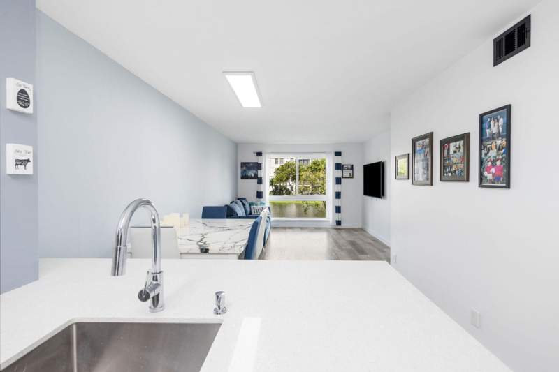 2 bedroom Condominium at 2106 S Cypress Bend Drive #207, Cypress Bend Iv-11 Condo, Pompano Beach — photo 3