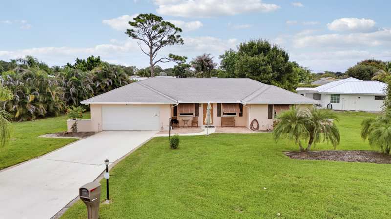 2 bedroom Single Family Residence at 9471 SE Little Club Way, Iroquois Park, Tequesta — photo 1