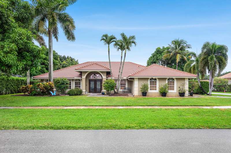 4 bedroom Single Family Residence at 12685 Buckland Street, Greenview Shores, Wellington — photo 1