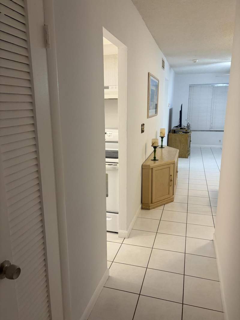 2 bedroom Condominium at 2400 NE 33rd Avenue #202, Ocean Garden Condo, Fort Lauderdale — photo 3