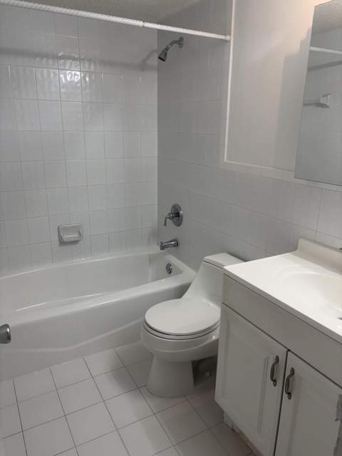 2400 NE 33rd Avenue #202, Fort Lauderdale FL - photo 11 of 12