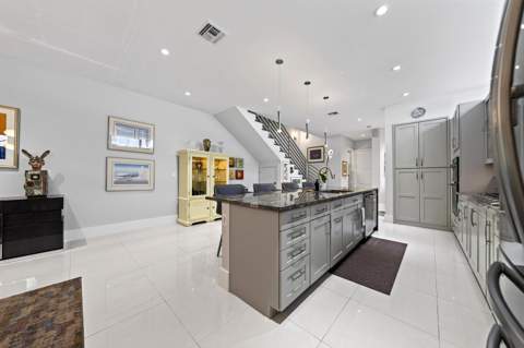 930 NE 16th Avenue, Fort Lauderdale FL - photo 7 of 46