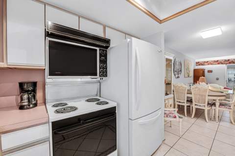2857 W Ashley Drive #A, West Palm Beach FL - photo 9 of 32