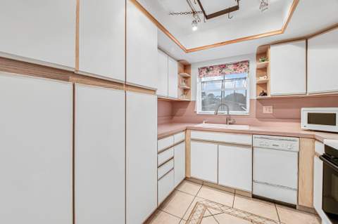 2857 W Ashley Drive #A, West Palm Beach FL - photo 10 of 32