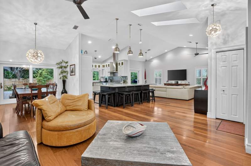 4 bedroom Single Family Residence at 840 SW 21st Street, Palm Beach Farms Co 11, Boca Raton — photo 5