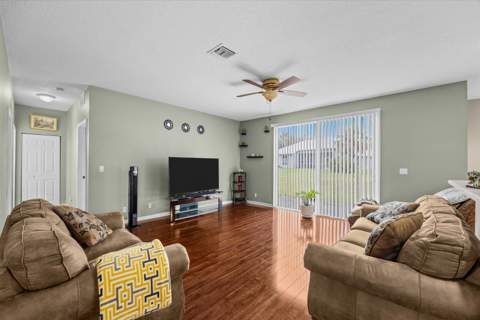 1126 SW East Louise Circle, Port St. Lucie FL - photo 10 of 44