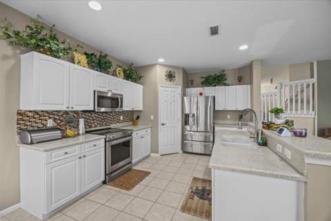 1126 SW East Louise Circle, Port St. Lucie FL - photo 13 of 44