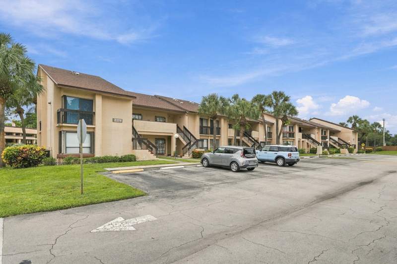 2 bedroom Condominium at 2379 SW 15th Street #115, Meadowridge Condo, Deerfield Beach — photo 2
