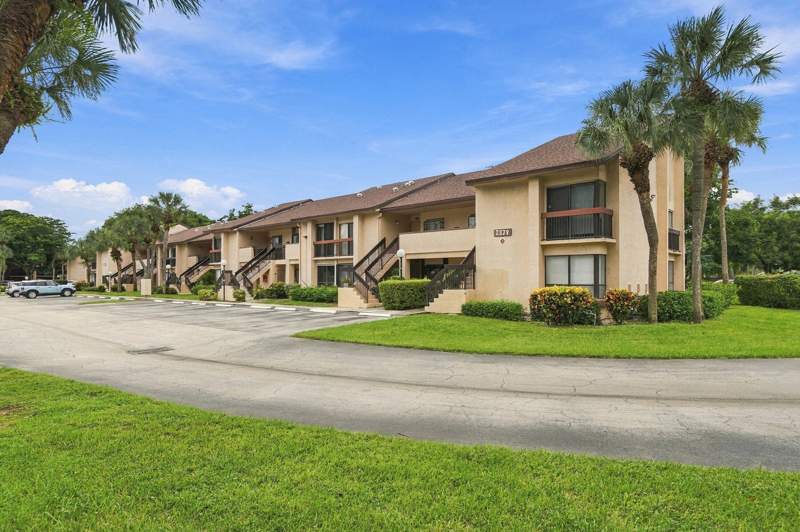 2 bedroom Condominium at 2379 SW 15th Street #115, Meadowridge Condo, Deerfield Beach — photo 3