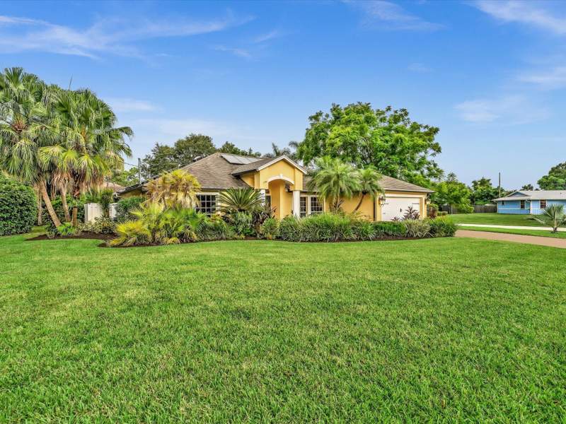 3 bedroom Single Family Residence at 1918 SW Bellevue Avenue, Port St Lucie Section 20, Port St. Lucie — photo 4