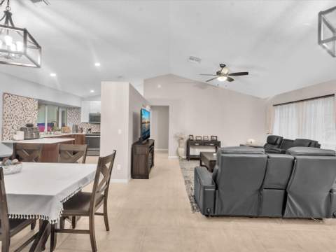 1918 SW Bellevue Avenue, Port St. Lucie FL - photo 12 of 77