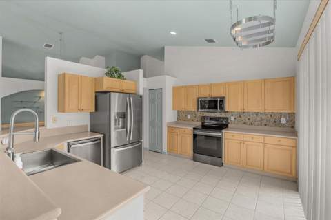1629 SE Shelburnie Way, Port St. Lucie FL - photo 15 of 65