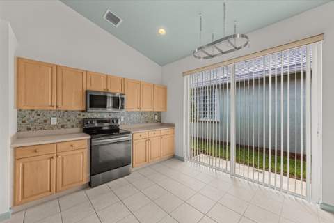 1629 SE Shelburnie Way, Port St. Lucie FL - photo 17 of 65
