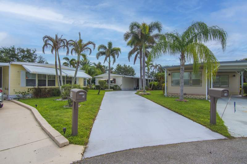 2 bedroom Manufactured Home at 16 Santa Maria Court, Spanish Lakes Riverfront, Port St. Lucie — photo 2