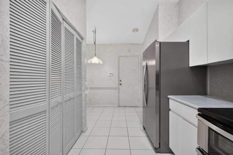 7136 Summer Tree Drive, Boynton Beach FL - photo 20 of 32