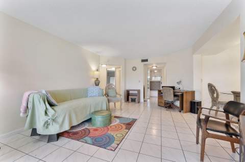 3593 Birdie Drive #104, Lake Worth FL - photo 7 of 39