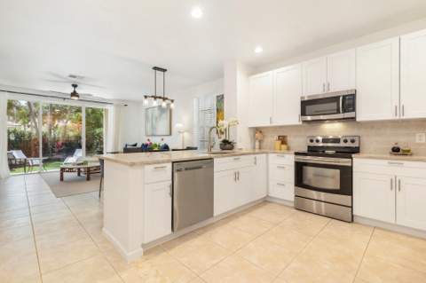 9086 Tremezzo Lane, Boynton Beach FL - photo 6 of 35