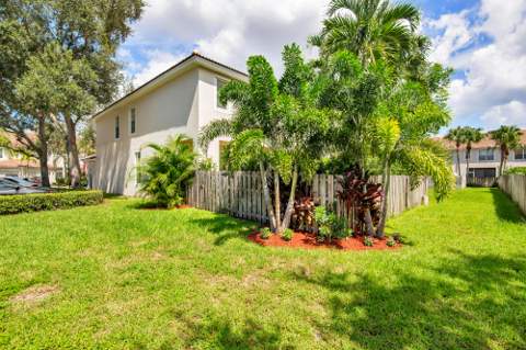 9086 Tremezzo Lane, Boynton Beach FL - photo 23 of 35