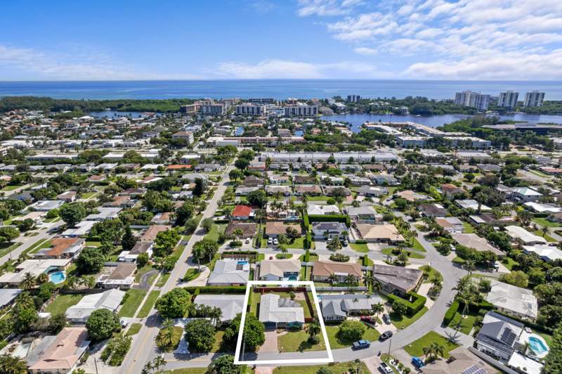 3 bedroom Single Family Residence at 2750 NE 27th Circle, Boca Woods, Boca Raton — photo 3