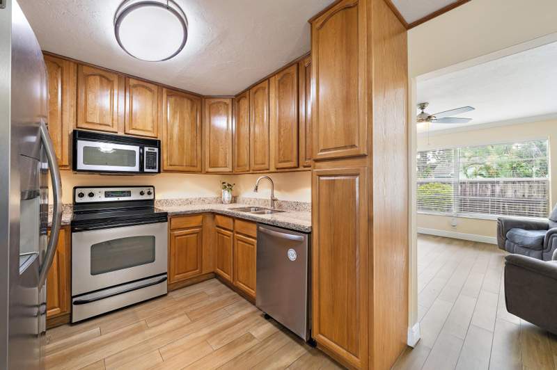3 bedroom Single Family Residence at 171 Banyan Circle, Jupiter Village Ph III, Jupiter — photo 4