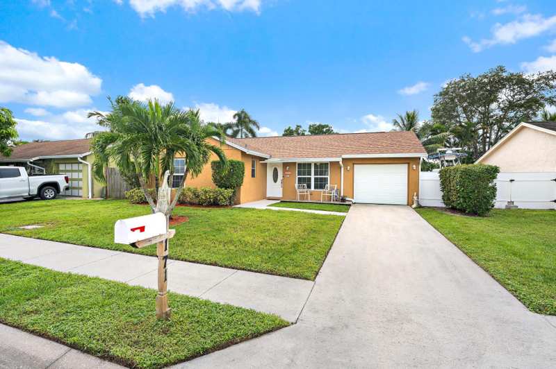 3 bedroom Single Family Residence at 171 Banyan Circle, Jupiter Village Ph III, Jupiter — photo 1