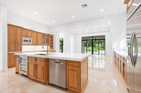8242 Emerald Avenue, Parkland FL - photo 16 of 57