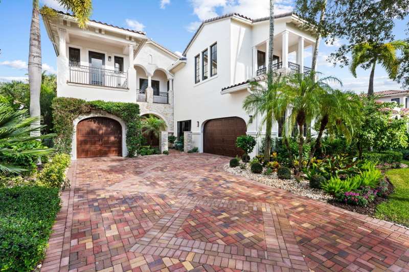 5 bedroom Single Family Residence at 8242 Emerald Avenue, Parkland Golf And Country Club, Parkland — photo 1
