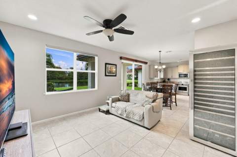 6854 Langdon Way, Lake Worth FL - photo 12 of 81