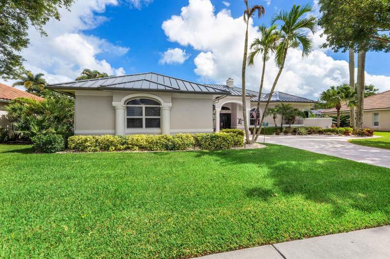 4 bedroom Single Family Residence at 19047 SE Loxahatchee River Road, Jupiter River Estates, Jupiter — photo 2