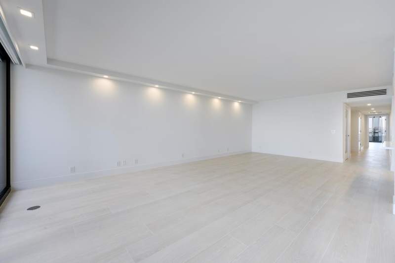 2 bedroom Condominium at 525 S Flagler Drive #14c, Plaza Of The Palm Beaches Condo, West Palm Beach — photo 3