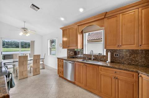 7285 Haviland Circle, Boynton Beach FL - photo 13 of 99