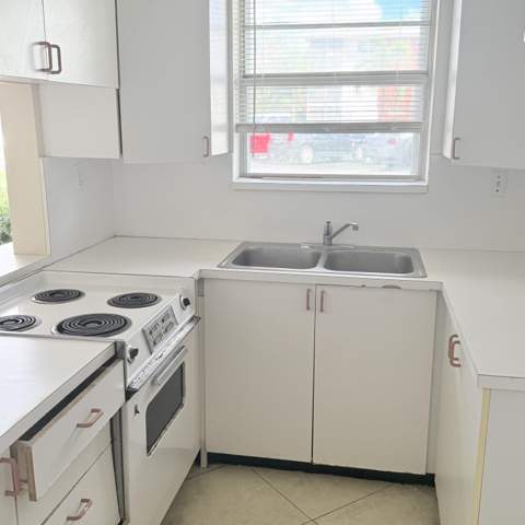 20 SE 13th Street #Unit a2, Boca Raton FL - photo 6 of 21