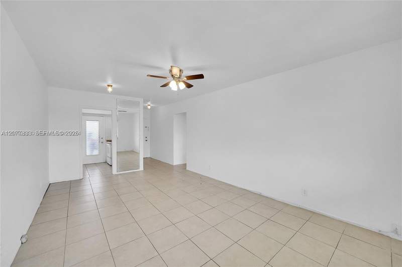 1 bedroom Condominium at 1050 E Sample Road #309, Haven House No 1 Condo, Pompano Beach — photo 2