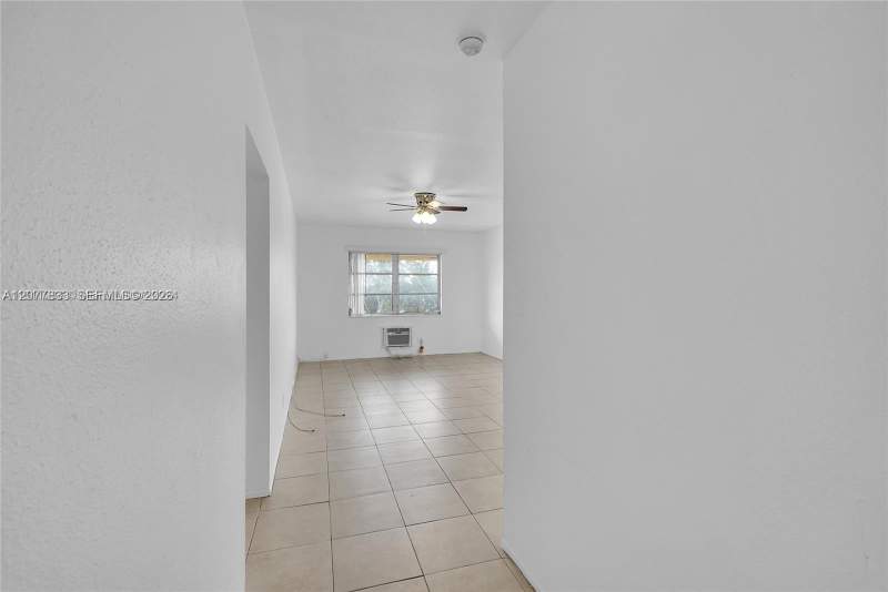 1 bedroom Condominium at 1050 E Sample Road #309, Haven House No 1 Condo, Pompano Beach — photo 4