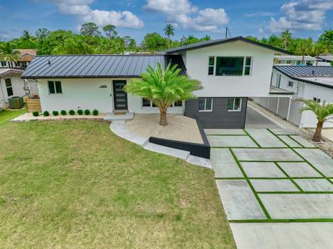 2426 Key Largo Lane, Fort Lauderdale FL - photo 9 of 107