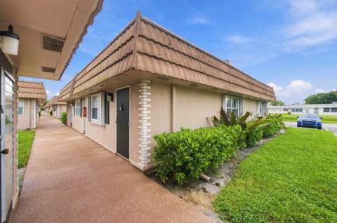 334 Seville N, Delray Beach FL - photo 8 of 37