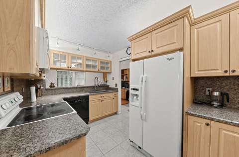 5628 Pleasant Valley Lane, Delray Beach FL - photo 12 of 39