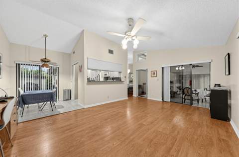 5628 Pleasant Valley Lane, Delray Beach FL - photo 16 of 39