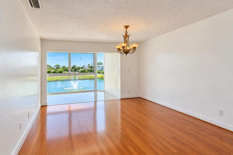 2 bedroom Condominium at 2724 Garden Drive #407, Lake Clarke Gardens Condo 7, Lake Worth — photo 3