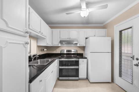 202 SE 10th Street #205, Dania Beach FL - photo 11 of 23