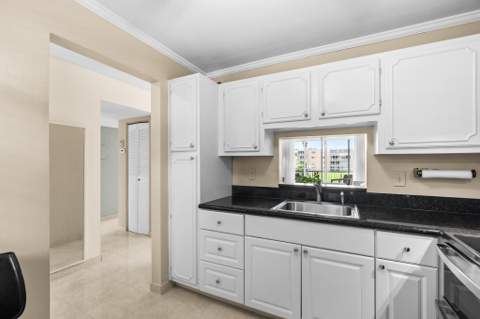 202 SE 10th Street #205, Dania Beach FL - photo 13 of 23