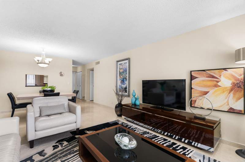 1 bedroom Condominium at 202 SE 10th Street #205, Meadowbrook Lakes 2, Dania Beach — photo 5