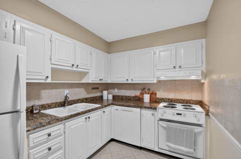 10137 S 44th Avenue, Boynton Beach FL - photo 10 of 26