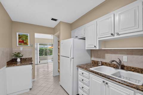 10137 S 44th Avenue, Boynton Beach FL - photo 11 of 26