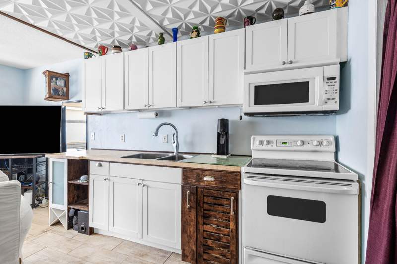 1 bedroom Stock Cooperative at 5505 N Ocean Boulevard #11-208, Colonial Ridge, Ocean Ridge — photo 4