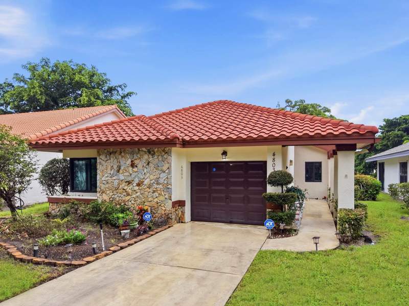 3 bedroom Single Family Residence at 4803 Boxwood Circle, Equestrian, Boynton Beach — photo 4