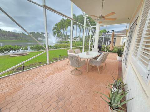 1210 Oakwater Drive, Royal Palm Beach FL - photo 15 of 21
