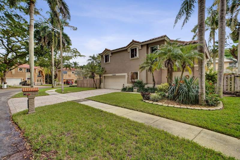 3 bedroom Single Family Residence at 11220 Reveille Road, Rock Creek Phase Two, Cooper City — photo 2