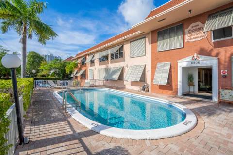 2400 NE 33rd Avenue #209, Fort Lauderdale FL - photo 8 of 38
